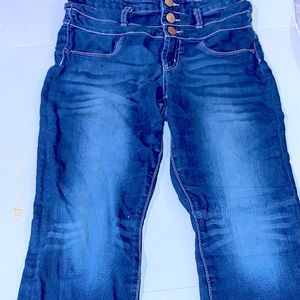 Kids size 16 high rise ankle jeans